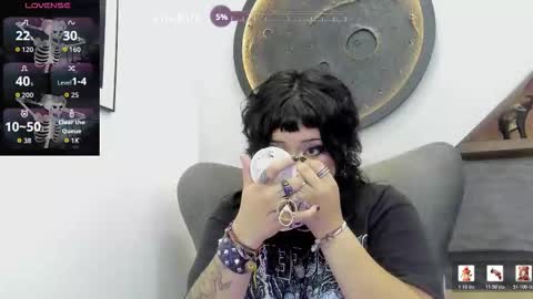 Mia online show from March 2026 01:05:02 PM