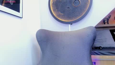 Mia online show from March 2026 12:54:02 PM