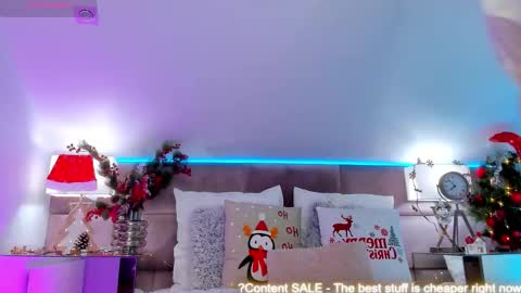 Mia online show from December 2025 08:16:02 PM