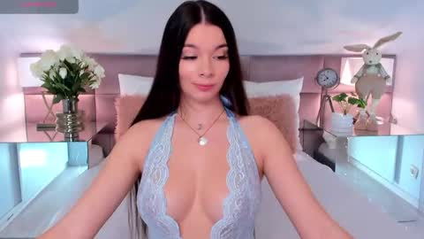Mia online show from April 2026 07:30:02 PM