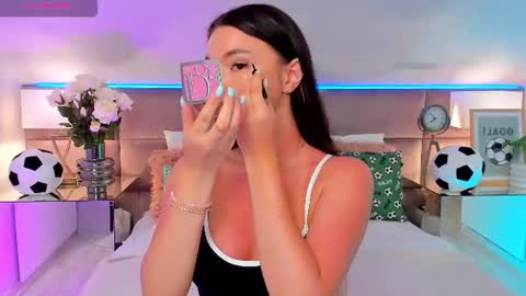 Mia online show from June 2026 07:17:01 PM
