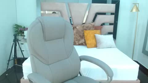 Snapshot of miaarodriguez1_ chatting on May 2026 08:59:01 PM Mia Rodriguez online show from May 2026 08:59:01 PM