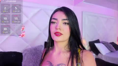Snapshot of miaasmiith_ chatting on April 2026 12:17:01 PM Alexandra online show from April 2026 12:17:01 PM