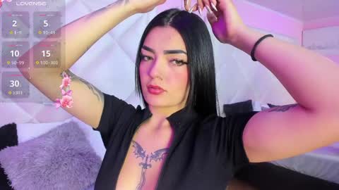 Snapshot of miaasmiith_ chatting on April 2026 09:15:02 PM Alexandra online show from April 2026 09:15:02 PM