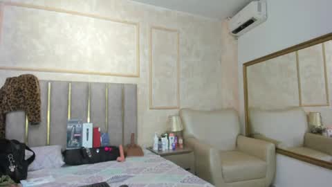 Miaasummer online show from May 2026 11:37:01 AM