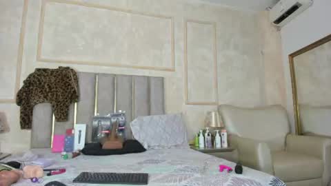 Miaasummer online show from June 2026 11:41:02 AM