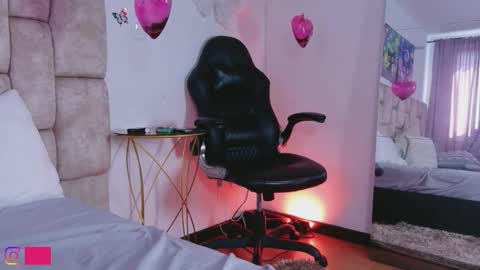 miablumm_ online show from March 2026 02:44:02 PM