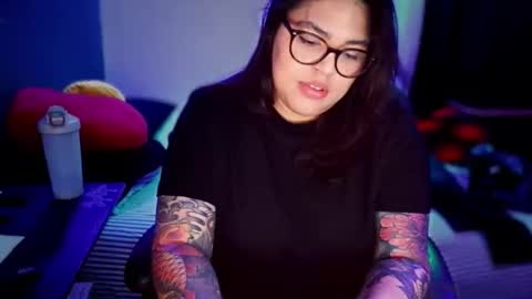 Mia online show from April 2026 02:12:02 AM