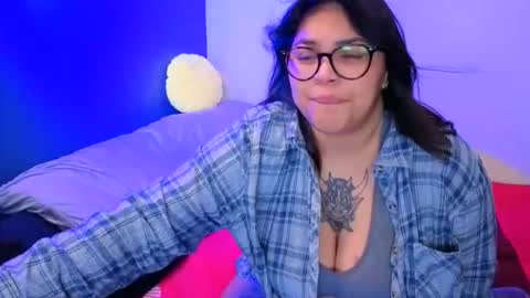 Mia online show from May 2026 02:28:02 AM