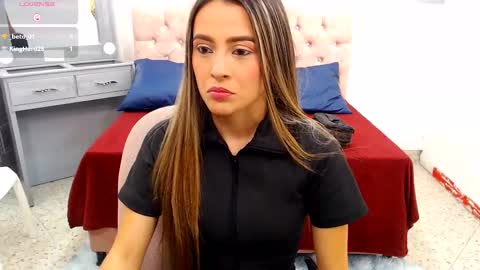 Snapshot of miacarperrlux chatting on December 2024 12:52:01 AM MiaCarper online show from December 2024 12:52:01 AM