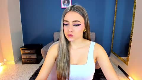 Snapshot of miacarperrlux chatting on January 2025 08:22:01 PM MiaCarper online show from January 2025 08:22:01 PM