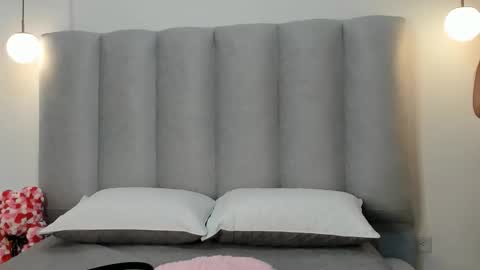 Snapshot of miacleark chatting on November 2025 01:43:03 PM miacleark online show from November 2025 01:43:03 PM