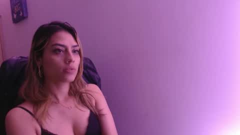 Snapshot of miacollings1 chatting on December 2025 03:03:01 AM Miia online show from December 2025 03:03:01 AM