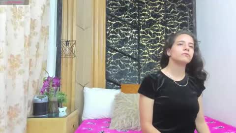 MiaCours online show from April 2026 07:01:01 PM