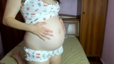 Snapshot of miacreami chatting on June 2026 09:14:01 AM Mia online show from June 2026 09:14:01 AM