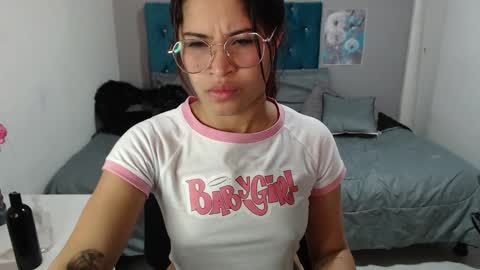 miacumgirl online show from February 2026 12:15:01 PM