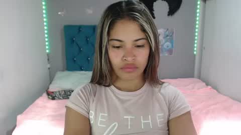 Snapshot of miacumgirl chatting on June 2026 12:25:01 PM miacumgirl online show from June 2026 12:25:01 PM