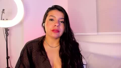 IG Yojanagomez  online show from February 2026 10:14:01 AM