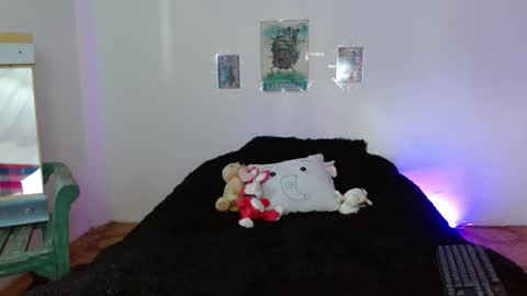 Mia david      online show from March 2026 08:01:02 PM