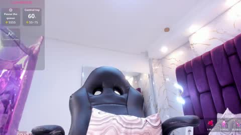 Snapshot of miadiamondd chatting on September 2025 01:01:01 PM miadiamondd online show from September 2025 01:01:01 PM
