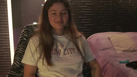 Snapshot of miadimota chatting on February 2025 04:25:01 AM Mia online show from February 2025 04:25:01 AM