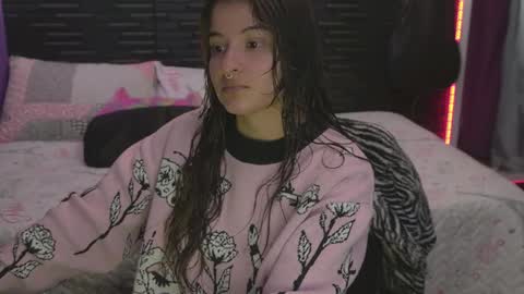 Snapshot of miadimota chatting on February 2026 01:04:02 AM Mia online show from February 2026 01:04:02 AM