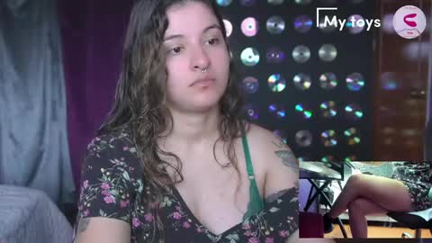 Snapshot of miadimota chatting on April 2026 04:22:01 PM Mia online show from April 2026 04:22:01 PM