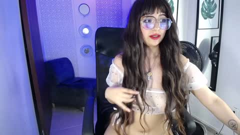 Snapshot of miaengels chatting on December 2024 08:27:02 PM Mia online show from December 2024 08:27:02 PM