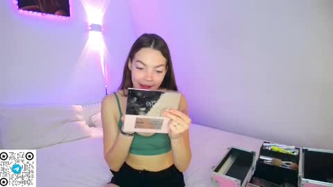 Mia online show from May 2026 01:11:02 AM