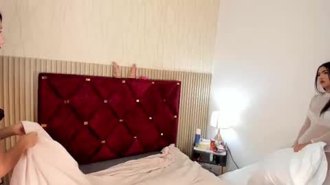 Snapshot of miah_bella chatting on October 2025 08:00:02 PM Miah and Bella online show from October 2025 08:00:02 PM