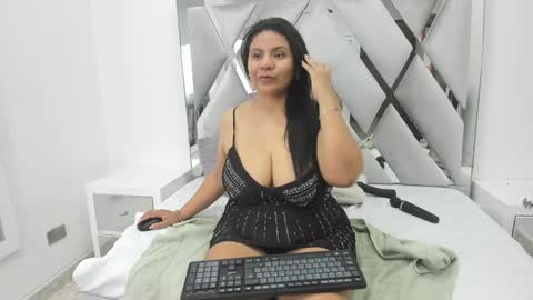 Miah Collins online show from January 2025 05:58:01 PM