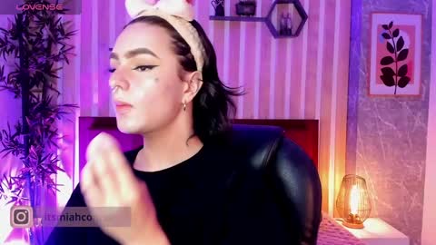 Mia Connor online show from November 2025 07:46:02 PM