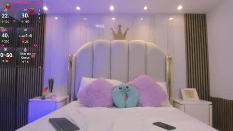 Snapshot of miah_skinny chatting on May 2026 11:39:01 AM Mia online show from May 2026 11:39:01 AM