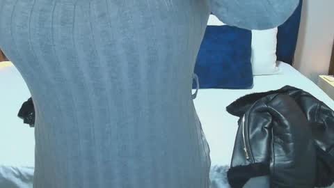 MIA HOTMEZ online show from September 2025 11:46:02 AM