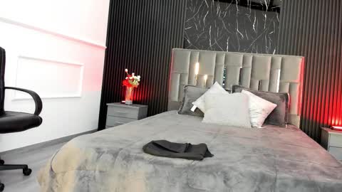 Snapshot of miahsens chatting on December 2025 11:37:02 AM Miah Sens online show from December 2025 11:37:02 AM