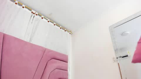 miajhonsonx online show from April 2026 02:30:01 PM