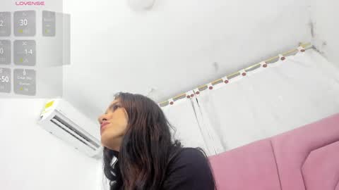 miajhonsonx online show from May 2026 09:22:02 PM