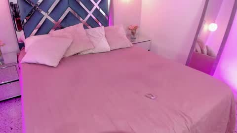 Mia Khalifa online show from March 2025 11:36:02 AM