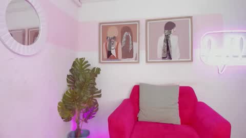 Mia Khalifa online show from December 2025 03:35:02 AM