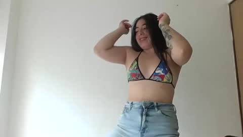 Snapshot of miakimky chatting on October 2025 05:33:01 PM miakimky online show from October 2025 05:33:01 PM