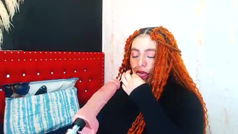 miakimky online show from December 2025 05:41:01 PM