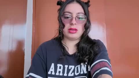 miakimky online show from February 2026 06:12:02 PM