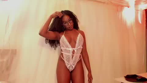 Mia online show from June 2026 12:26:01 AM