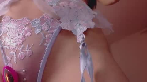 Mia online show from February 2026 11:08:02 PM