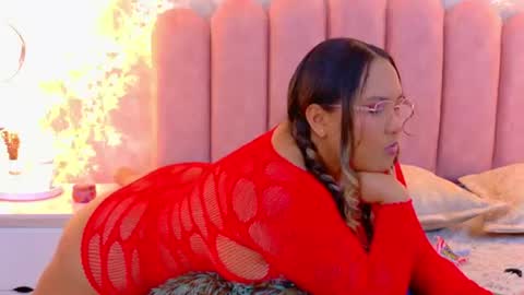 Mia online show from June 2026 05:12:01 AM
