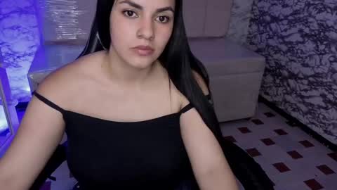 Snapshot of mialover_v chatting on September 2025 09:15:01 PM Hi Stream 1500 to 2100 online show from September 2025 09:15:01 PM