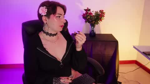 Lili online show from June 2026 01:52:01 AM