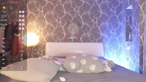 Mia online show from May 2026 03:08:01 PM