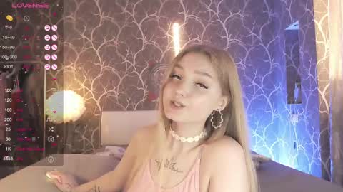 Mia online show from May 2026 04:45:01 PM