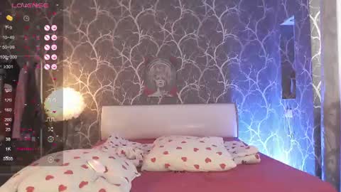 Mia online show from June 2026 01:37:01 PM